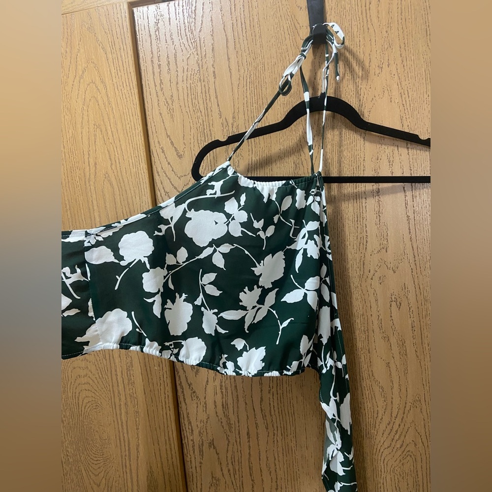 SHEIN Curve 1X Green and White Floral Halter Cinched Wrap Top